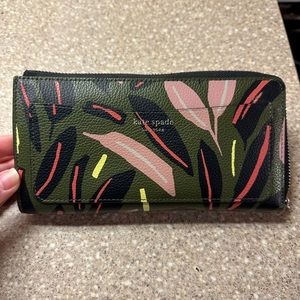 Kate Spade floral wallet